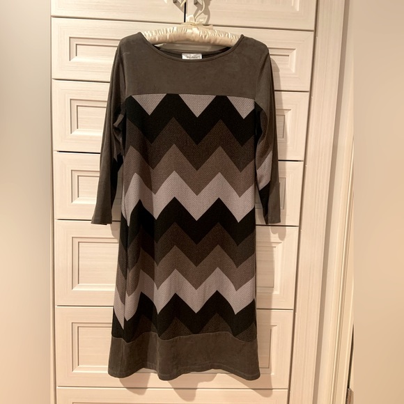 DressBarn chevron brown 3/4 sleeve dress - Picture 3 of 7